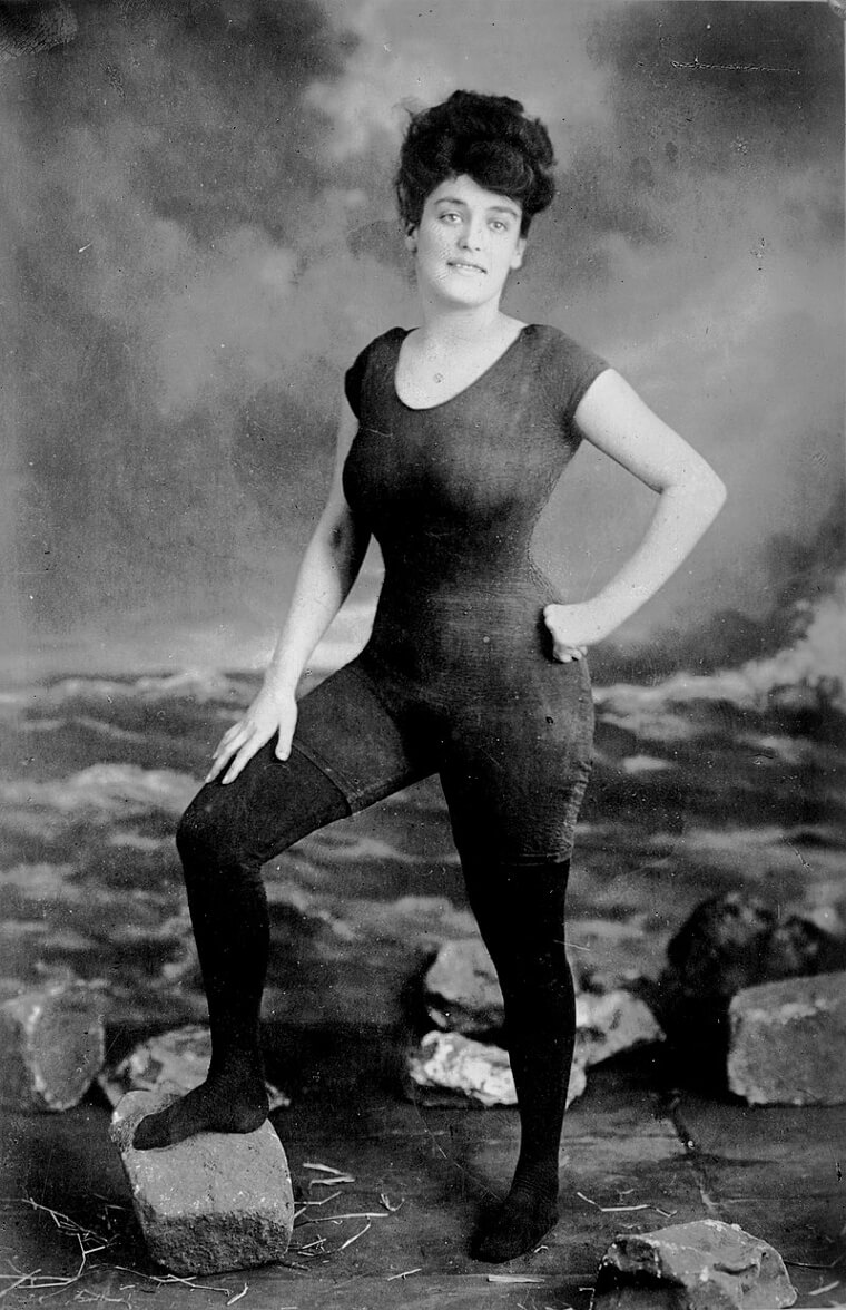 Annette Kellerman Wore a Fitted Bathing Suit and Was Arrested for Indecency