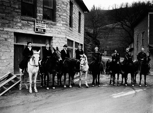 The Horse Riders Who Would Deliver Books in the 1930s